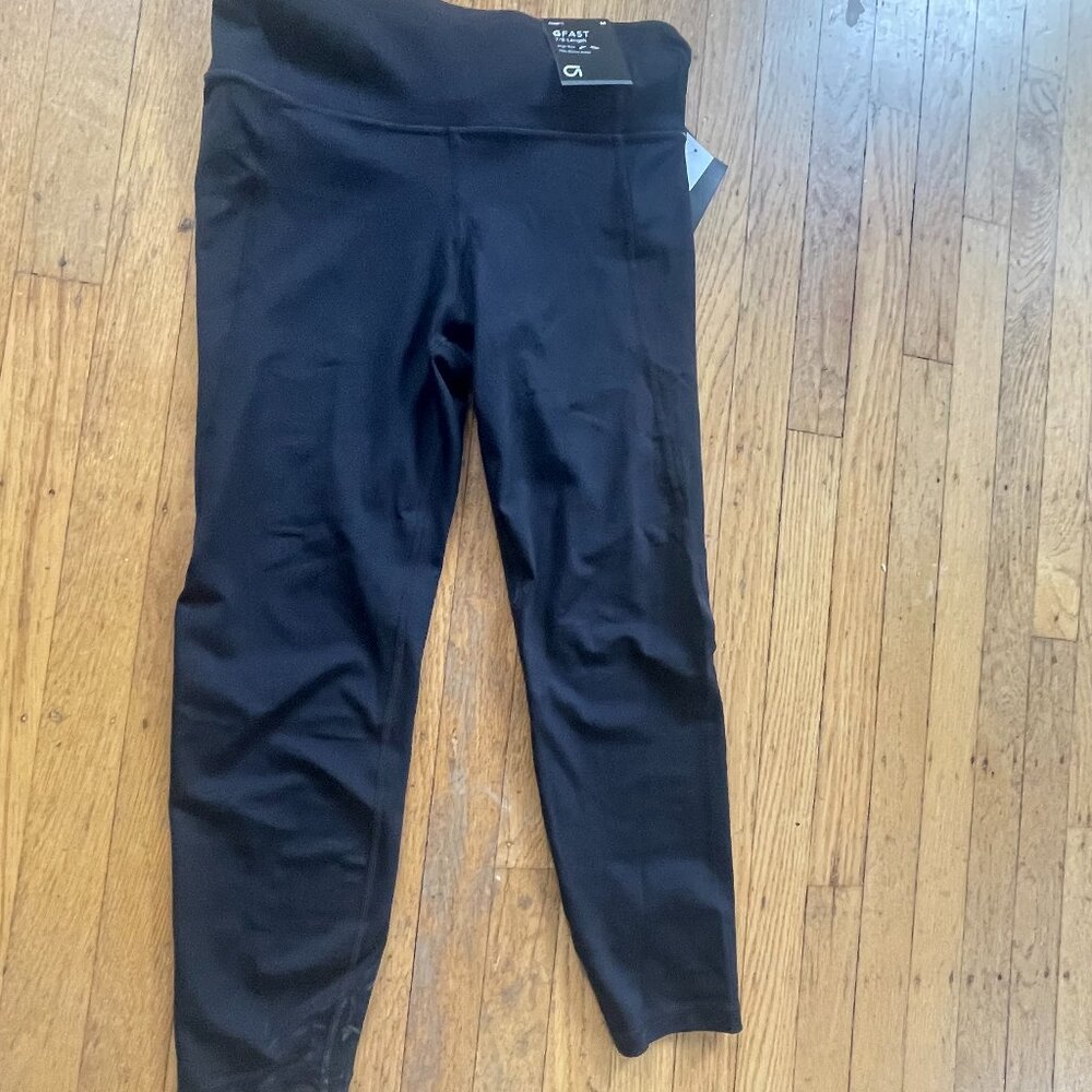 NWT Gap-Fit/ G Fast. 7/8th Legging